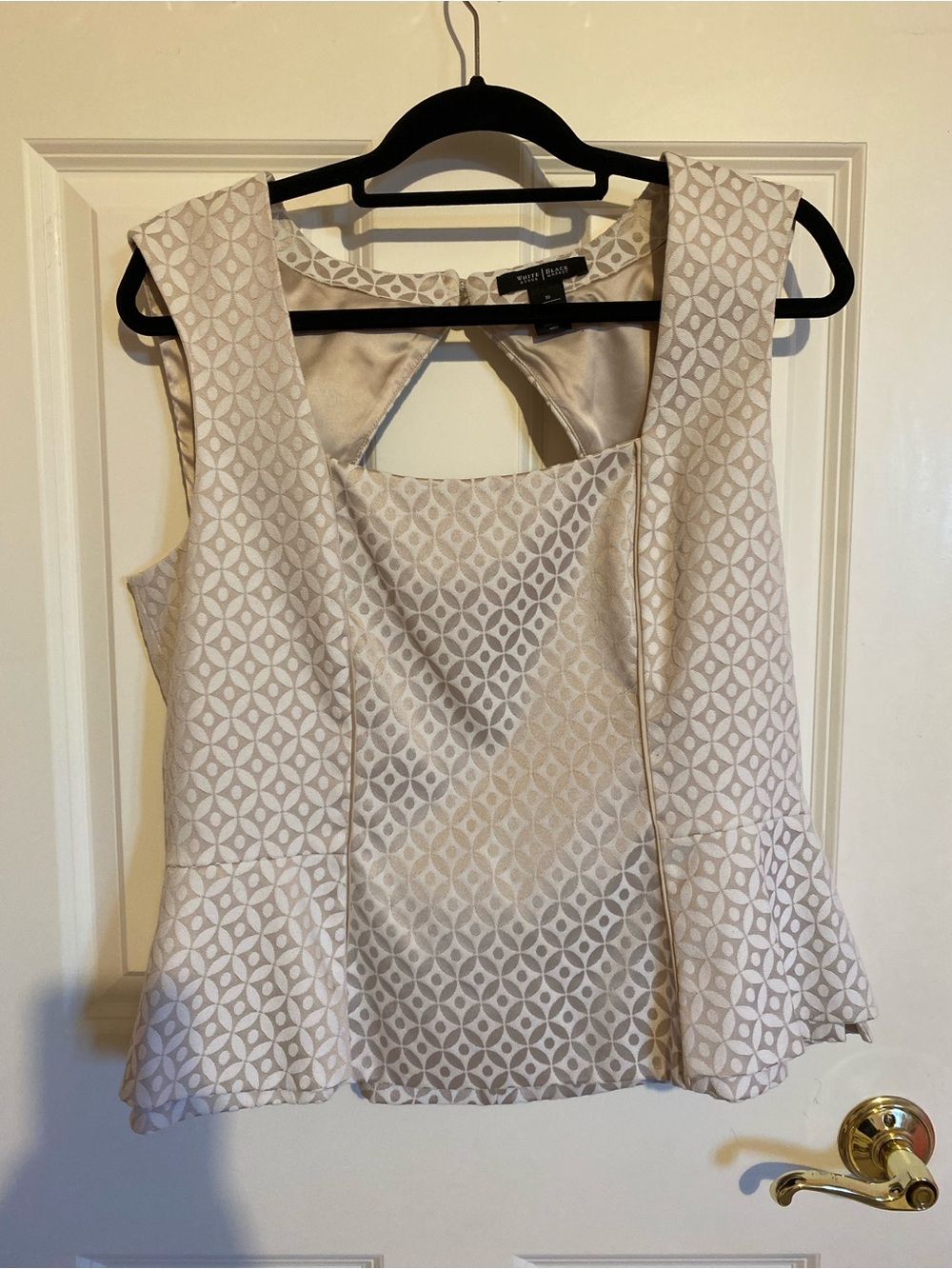 White House Black Market tan white geometric jacquard sleeveless blouse size 16